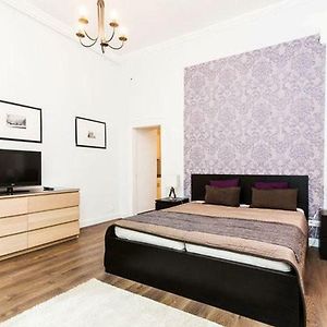 Private apartment Centertown